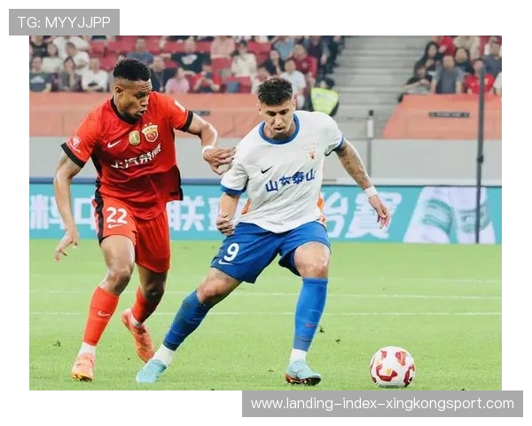 山东泰山中场渗透制造射门机会